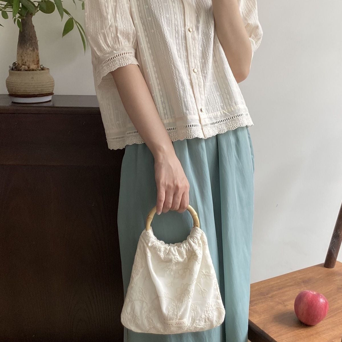 Ivory Lace Mini Bag with Bamboo Handle